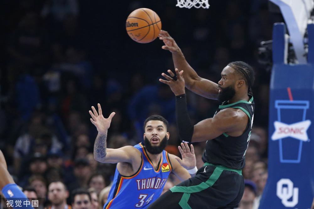 而年轻球迷 而年轻球迷