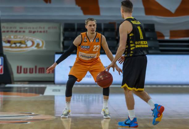 翻看两队历 翻看两队历